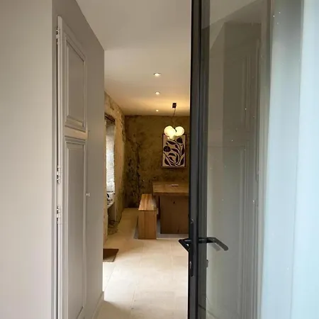 بيت للعطل Le Troglo Du Chateau