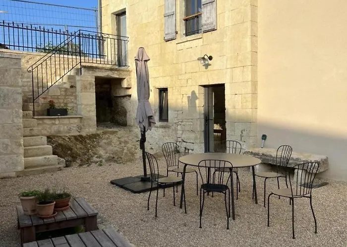 Le Troglo Du Chateau Сasa de vacaciones Beaumont (Vienne)