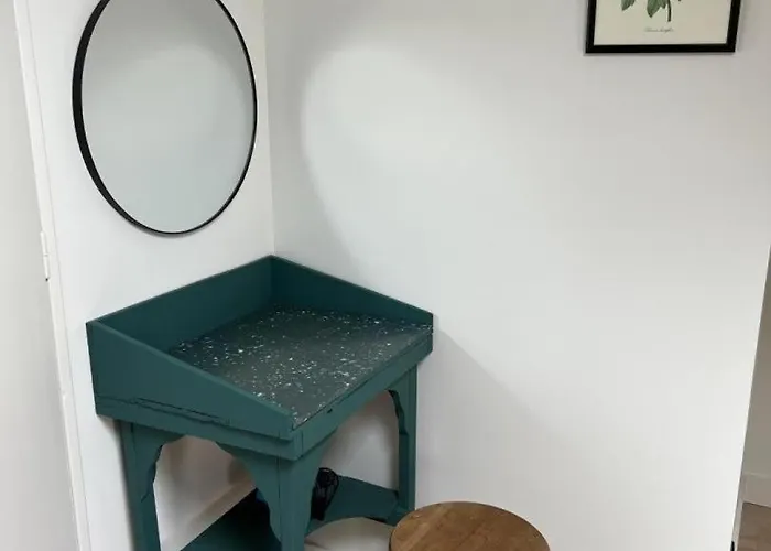 Le Troglo Du Chateau Beaumont (Vienne)